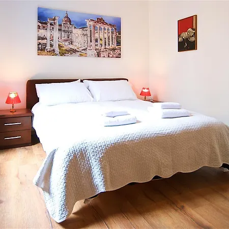 Vetrina Holidays Navona Daire Roma